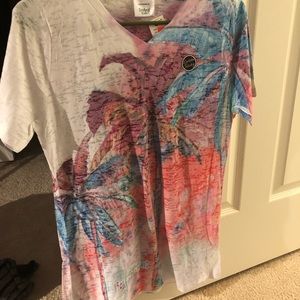 T-shirt multi color palm tree pattern, Size SM, Disney Rainforest cafe with tags